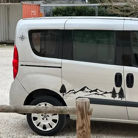 Van Camperizzato Camping *
